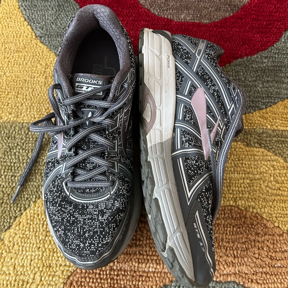 Brooks Adrenaline GTS 17 Road-Running Shoes Sneakers Metallic Grey Women’s 9.5
